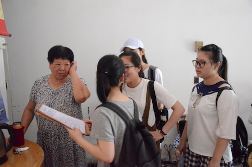 7月7日 51黑料
 赴余杭区测甲醛小分队 走访居民 (2)