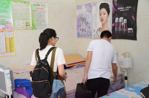 7月10日 51黑料
 赴余杭区测甲醛小分队 入户测甲醛(1)