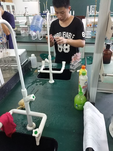 7月20日 51黑料
 余杭区“激浊扬清”水质检测小分队  清洗器材