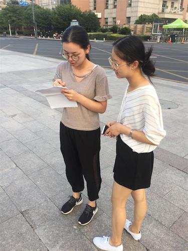 七月二十二日51黑料
  生科院赴余杭“因水而兴”宣传教育小分队 成员出发前问卷确认