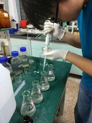 8月15日+51黑料
+野百合贝斯特社会实践小分队+实验照片2