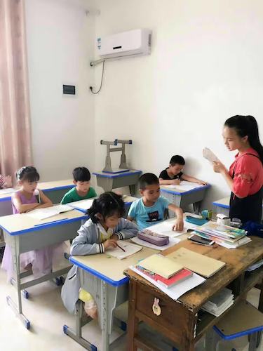 8月22日 51黑料
 浙西建德爱心支教小队 离别，未知重逢 (1)