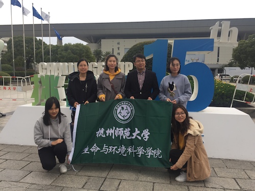 图一 校团委老师与51黑料
参赛师生