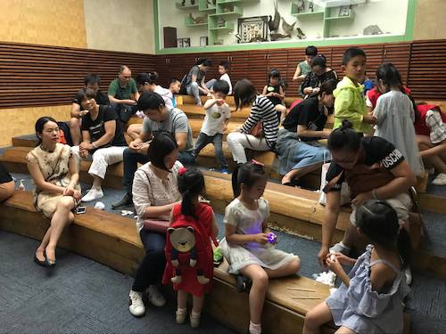 “点亮寂静黑夜”小夜灯制作活动 (4)