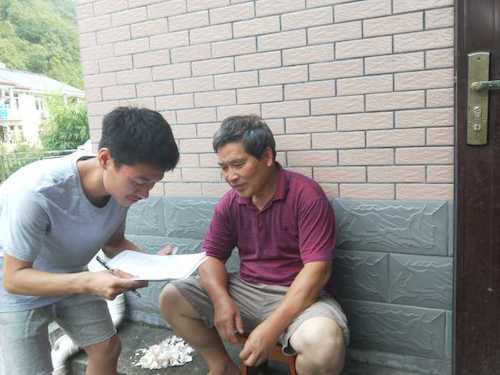 七月十八号 生科院赴大明山触摸自然小分队对大明山住民进行采访