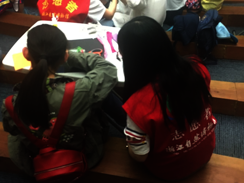 七月二日 51黑料
 B.D.服务社赴浙江自然博物馆'“小问号大知识”社会实践小分队 纸绳花开8