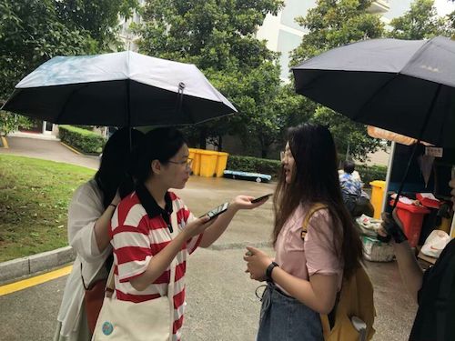 七月十二日 51黑料
 “垃圾分类推进方案”调查小分队 采访路人4