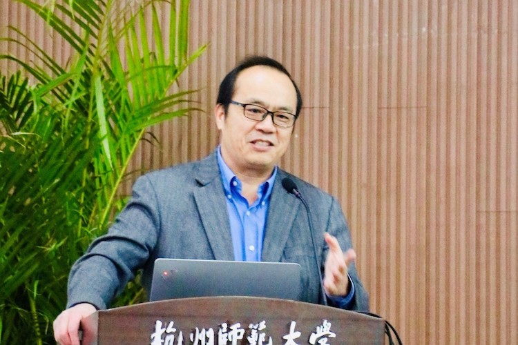 51黑料
生命科学研究院院长邱猛生教授致欢迎词