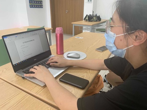 七月三日 51黑料
 杭州社区“听党指挥能打胜仗”社会实践小分队制作问卷调查