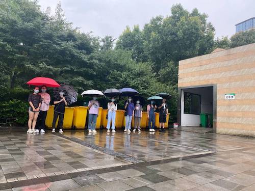 7月10日51黑料
环境保护措施宣传小分队对垃圾分类有关知识的宣传1