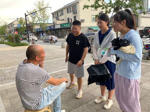 7月4日 51黑料
 “垃圾分类，人人有责”小分队 采访路人